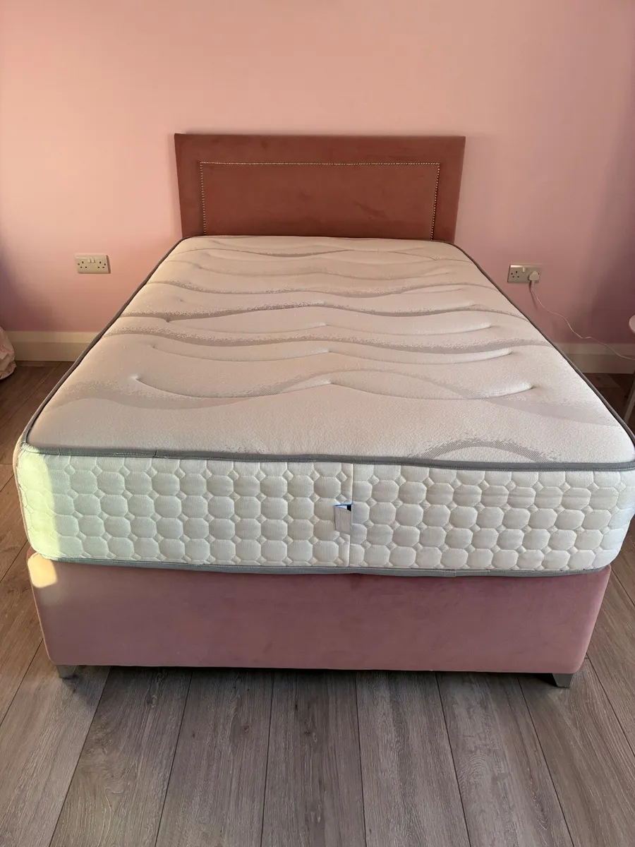 Small double bed - Image 1