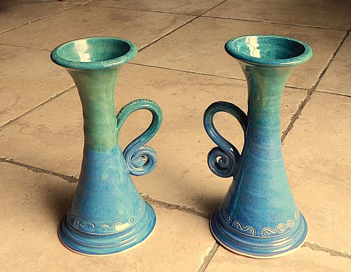 Pair of Studio Cillcuain Pottery Kilkenny Vases - Image 1