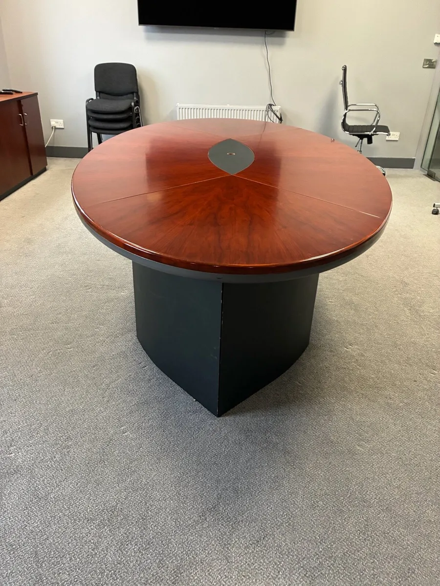 Large boardroom table 2.7m - Image 2