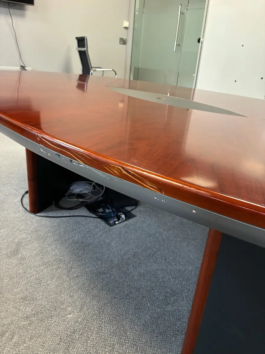 Large boardroom table 2.7m - Image 3