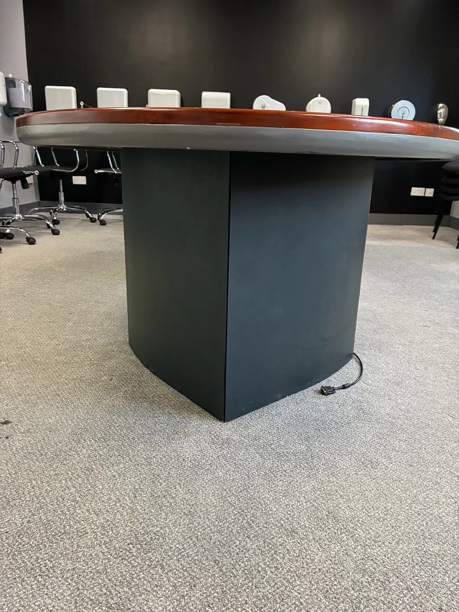 Large boardroom table 2.7m - Image 4