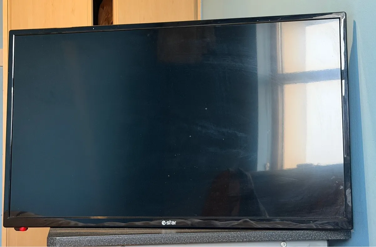 32 inches tv - Image 1