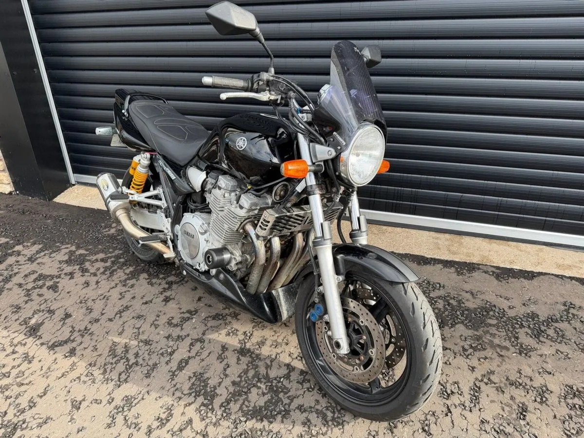 YAMAHA XJR 1300 MOTORBIKE - Image 3