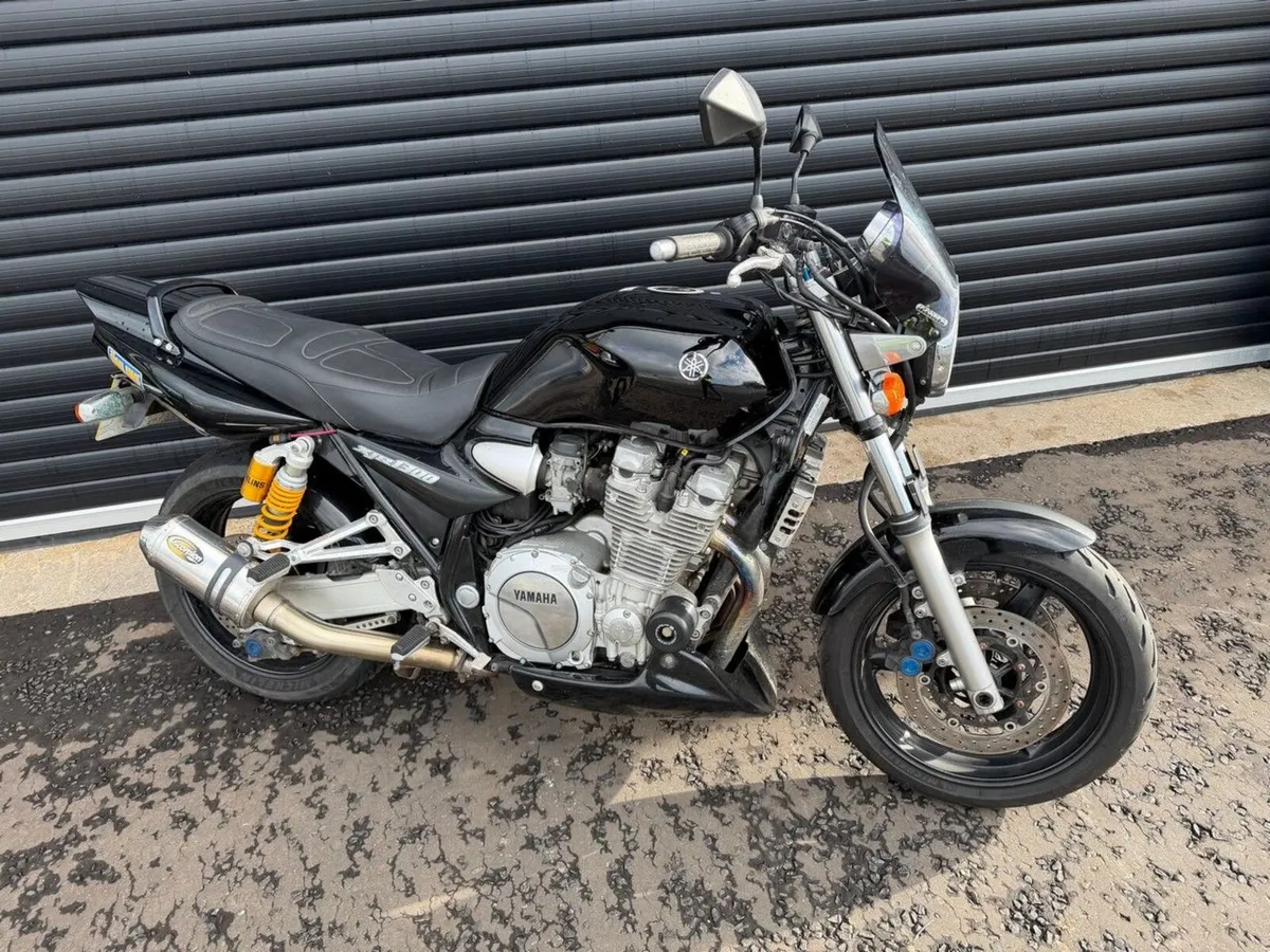 YAMAHA XJR 1300 MOTORBIKE - Image 4