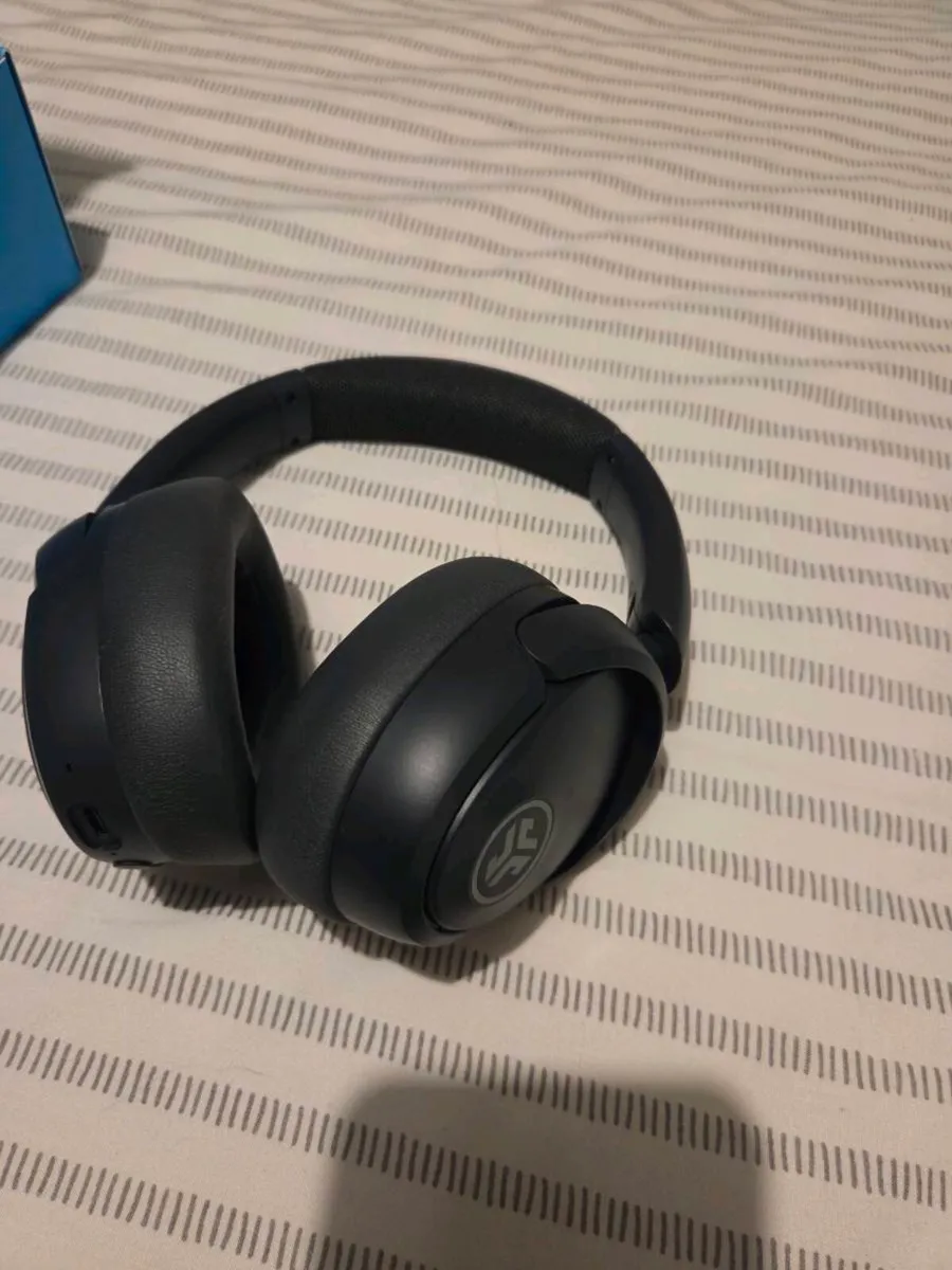 JLAB Noise cancelling headphones - Image 3