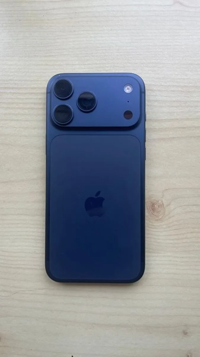 Brand new iPhone 17 Pro Max 256GB Deep Blue - Image 3