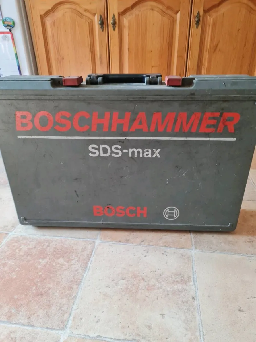 Bosch Boschhammer SDS Max Jackhammer - Image 1