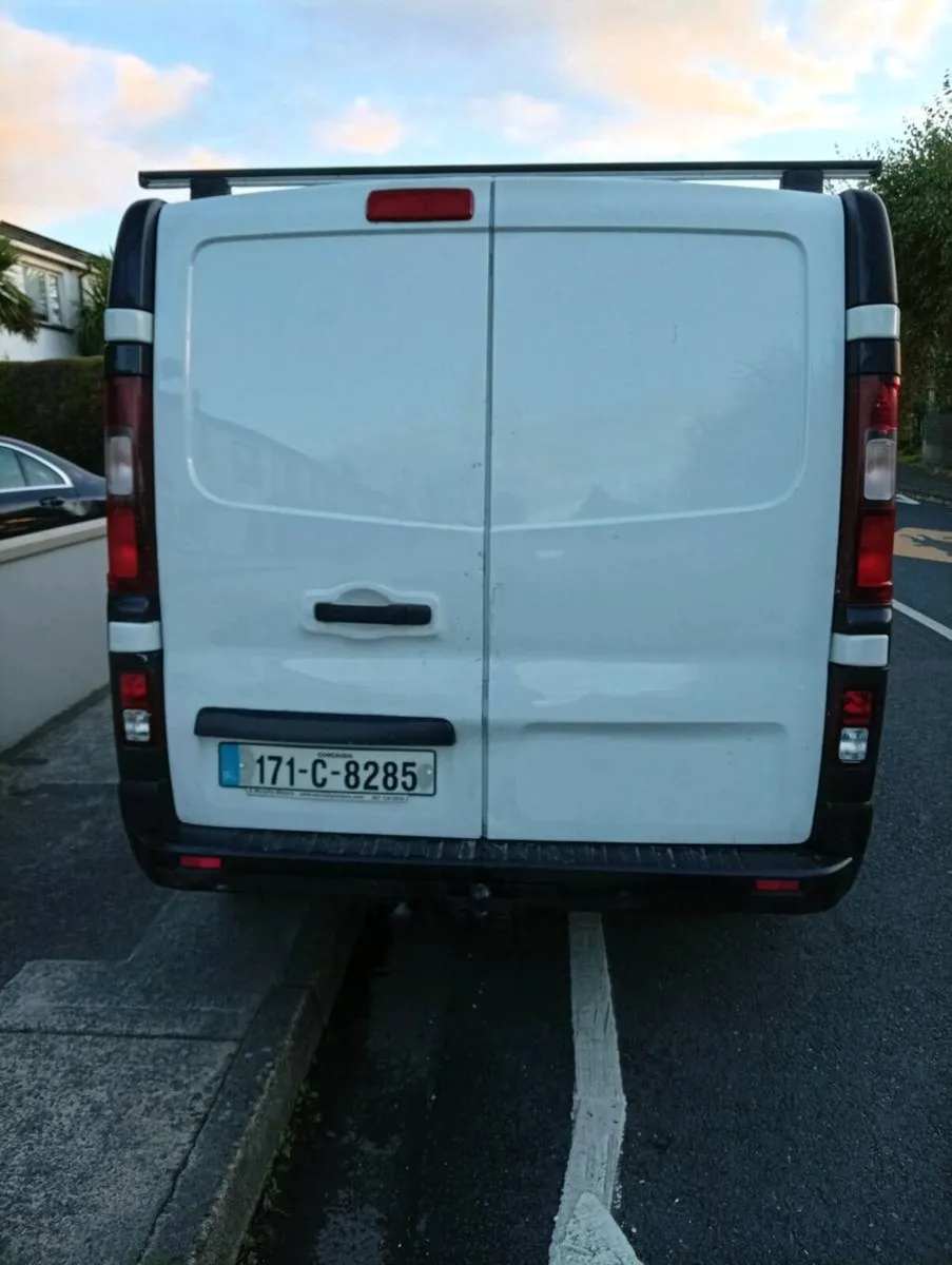 Van - Image 4