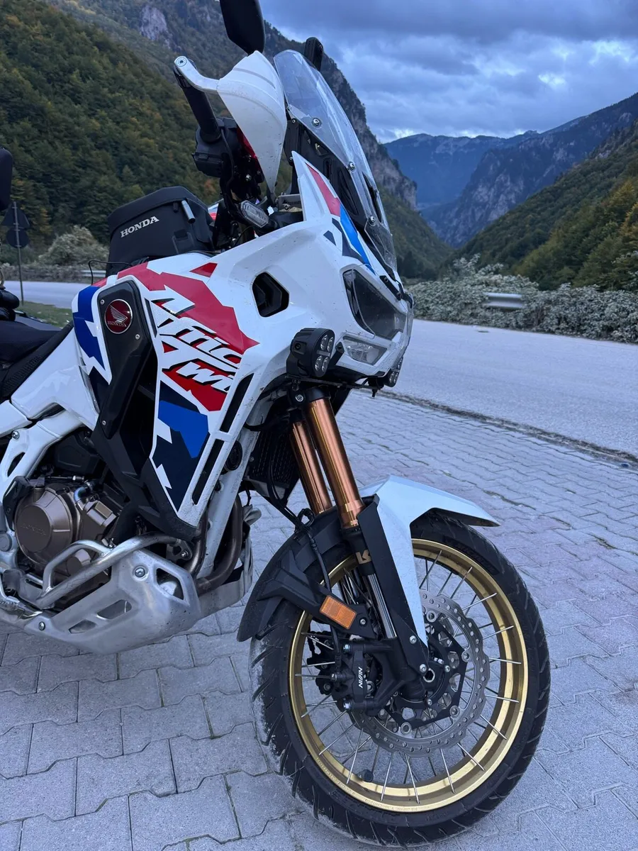 2025 Honda Africa Twin manual ES - Image 2