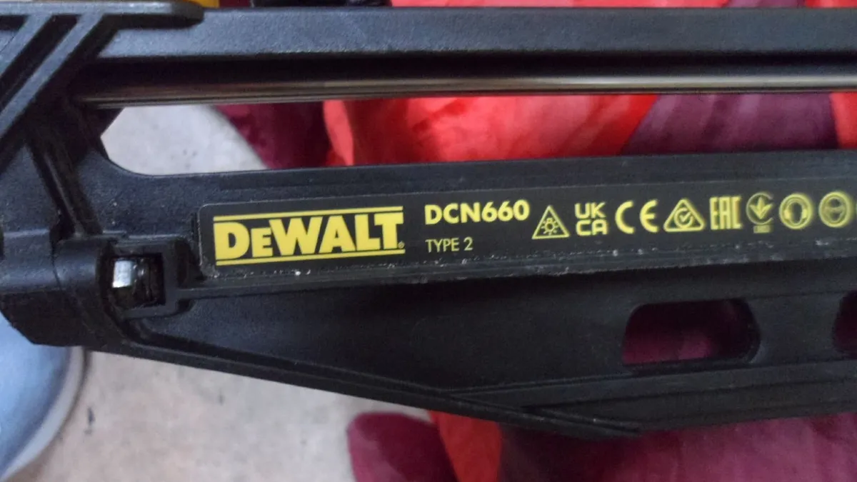 DeWalt Nail Gun (DCN660) - Image 3