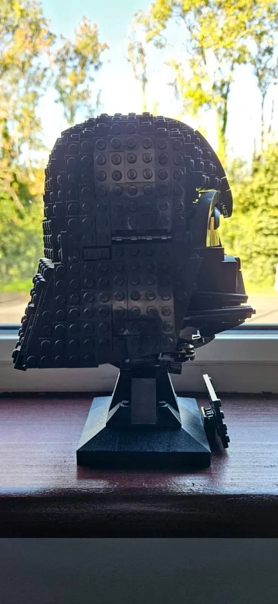 LEGO Star Wars Darth Vader Helmet - Image 2