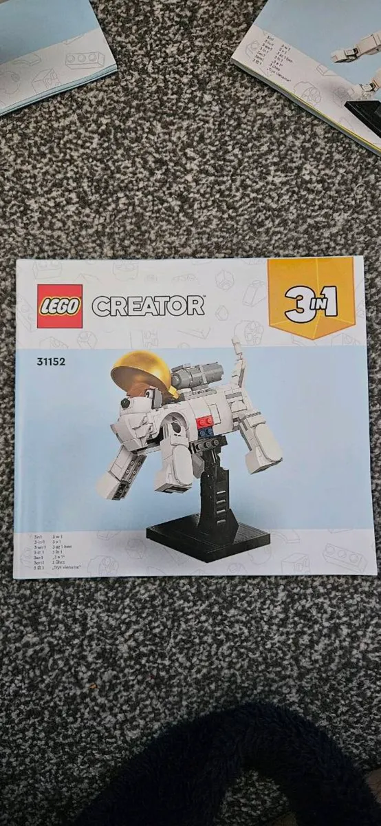 LEGO Creator 3 in 1 Astronaut - Image 3
