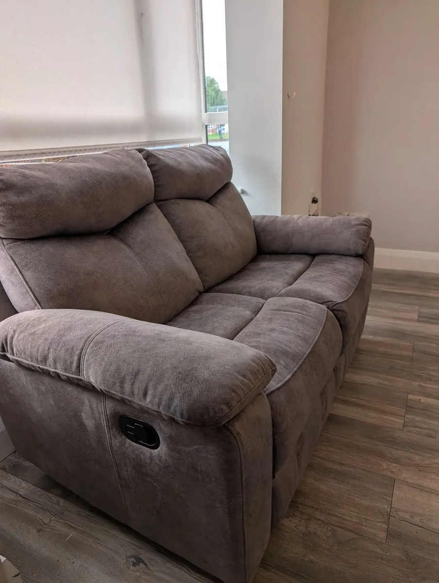 3 + 2 Seater Recliner sofa - Image 1