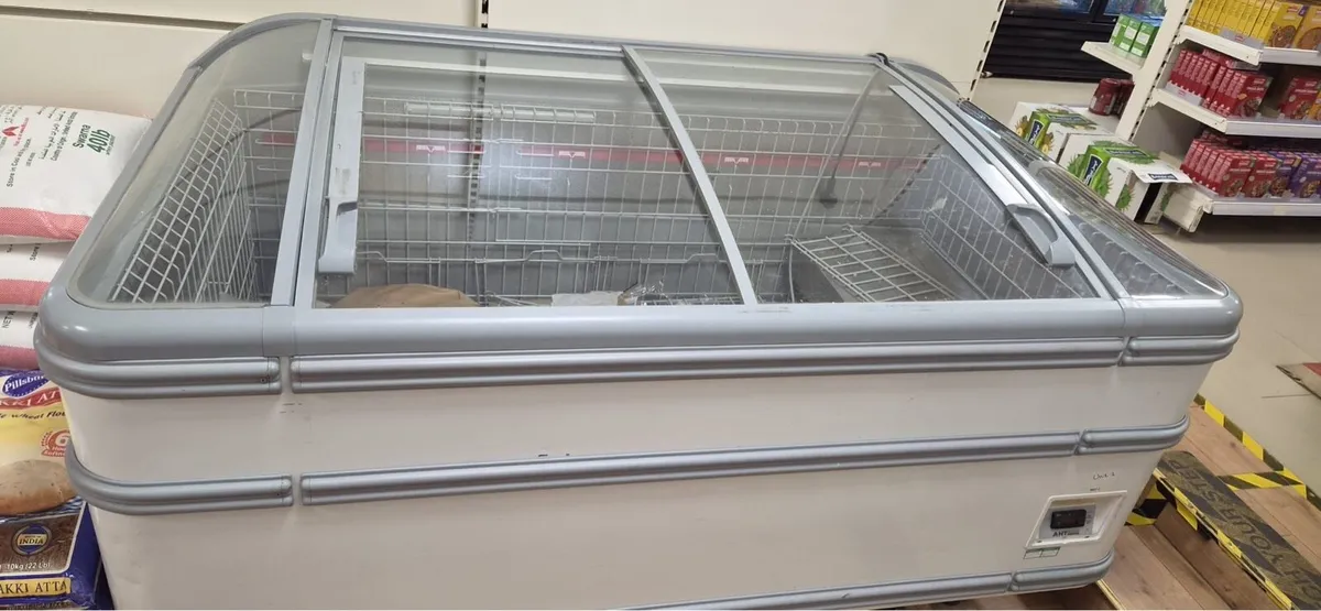 Chest Freezer - Image 3