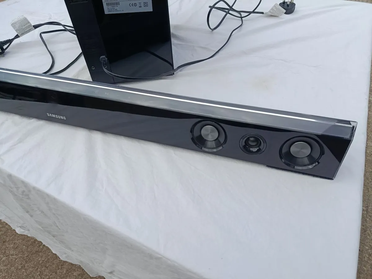 TV soundbar system - Image 1