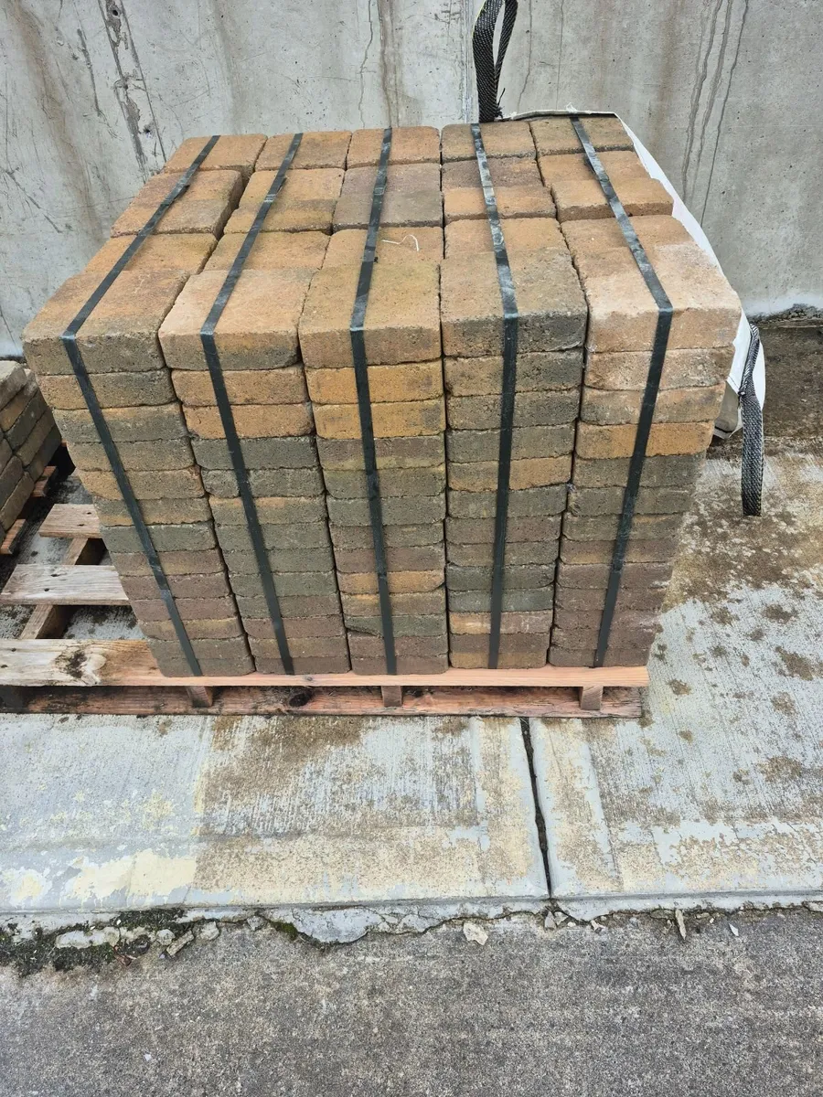 Paving bricks - Image 1