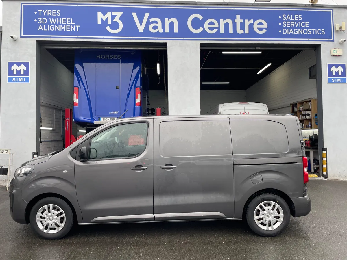 2022 VAUXHALL VIVARO F2700 PRO S/S 6DR - Image 2