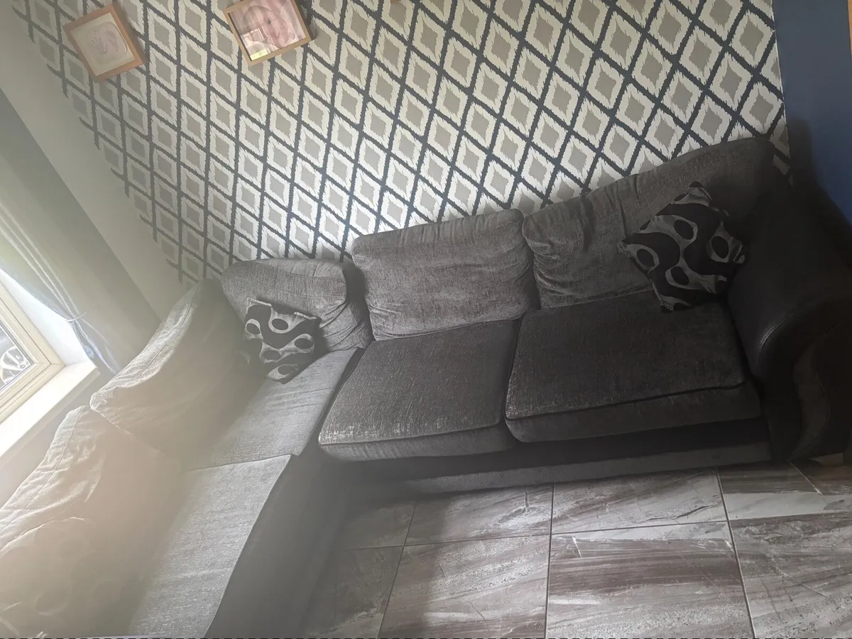 L Shaped Corner Couch - Image 1