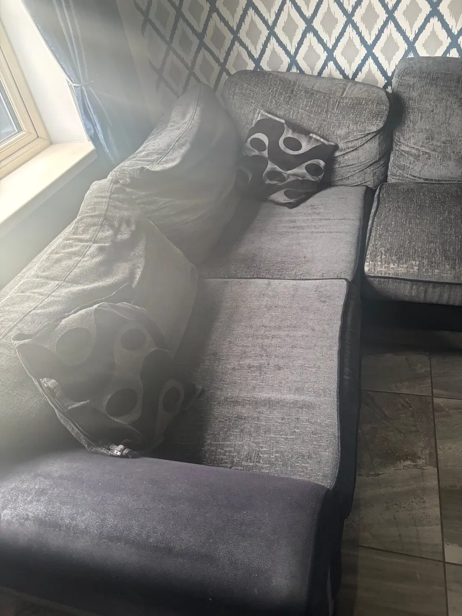 L Shaped Corner Couch - Image 2