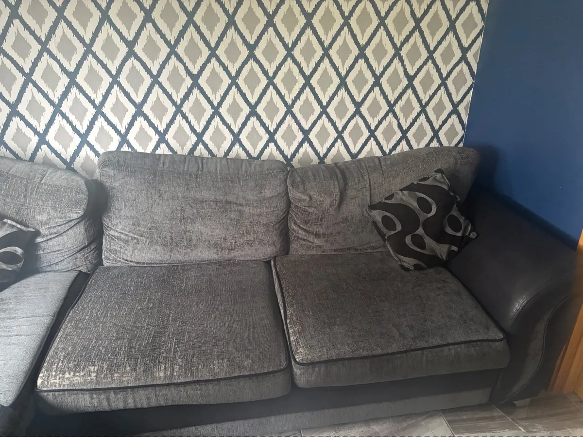 L Shaped Corner Couch - Image 4