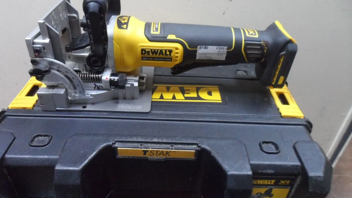 DeWalt Biscuit Joiner (DCW682) - Image 4
