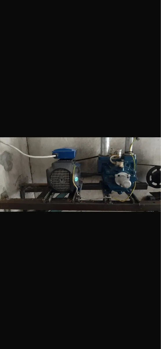 Milking Machine Vacuum Pump and Motor - Image 2