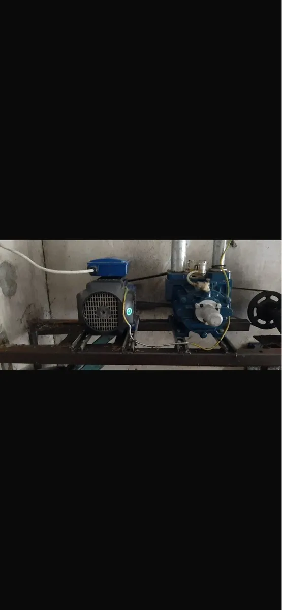 Milking Machine Vacuum Pump and Motor - Image 1