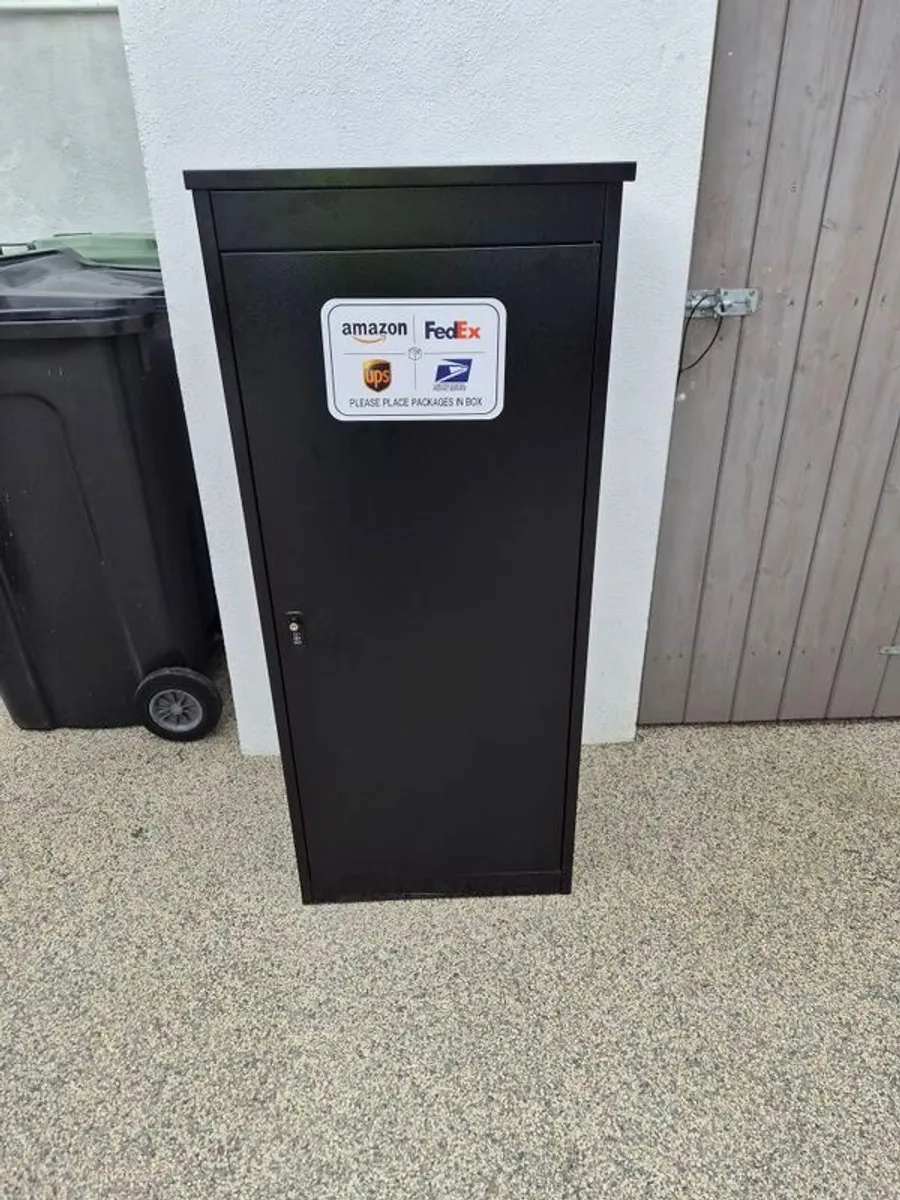 post box - Image 1