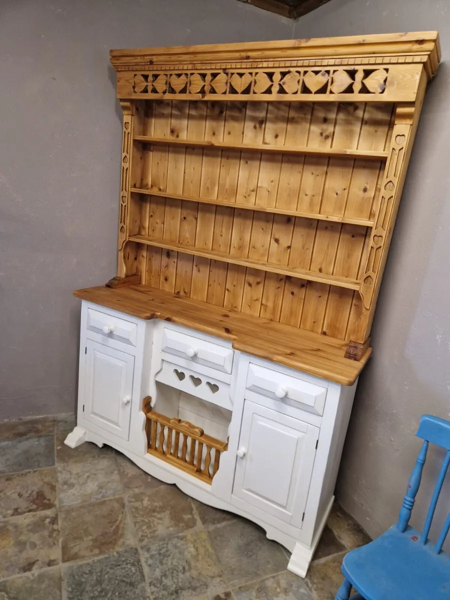 Large vintage pine coop kitchen dresser - Image 1