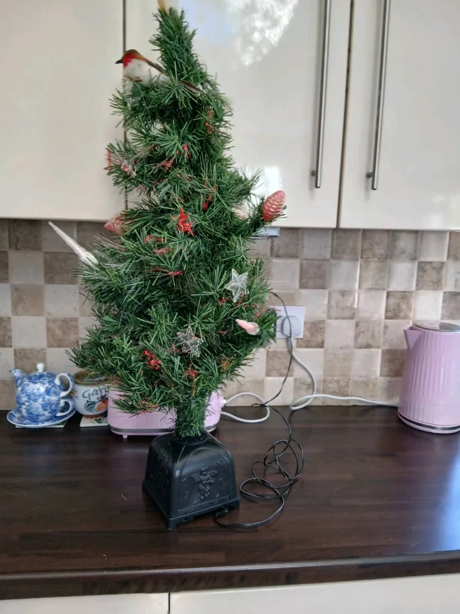 SMALL FIBRE OPTIC CHRISTMAS TREE - Image 4