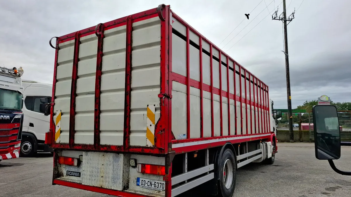 2003 Scania 94D 230 , Livestock Truck ,18 Ton - Image 4