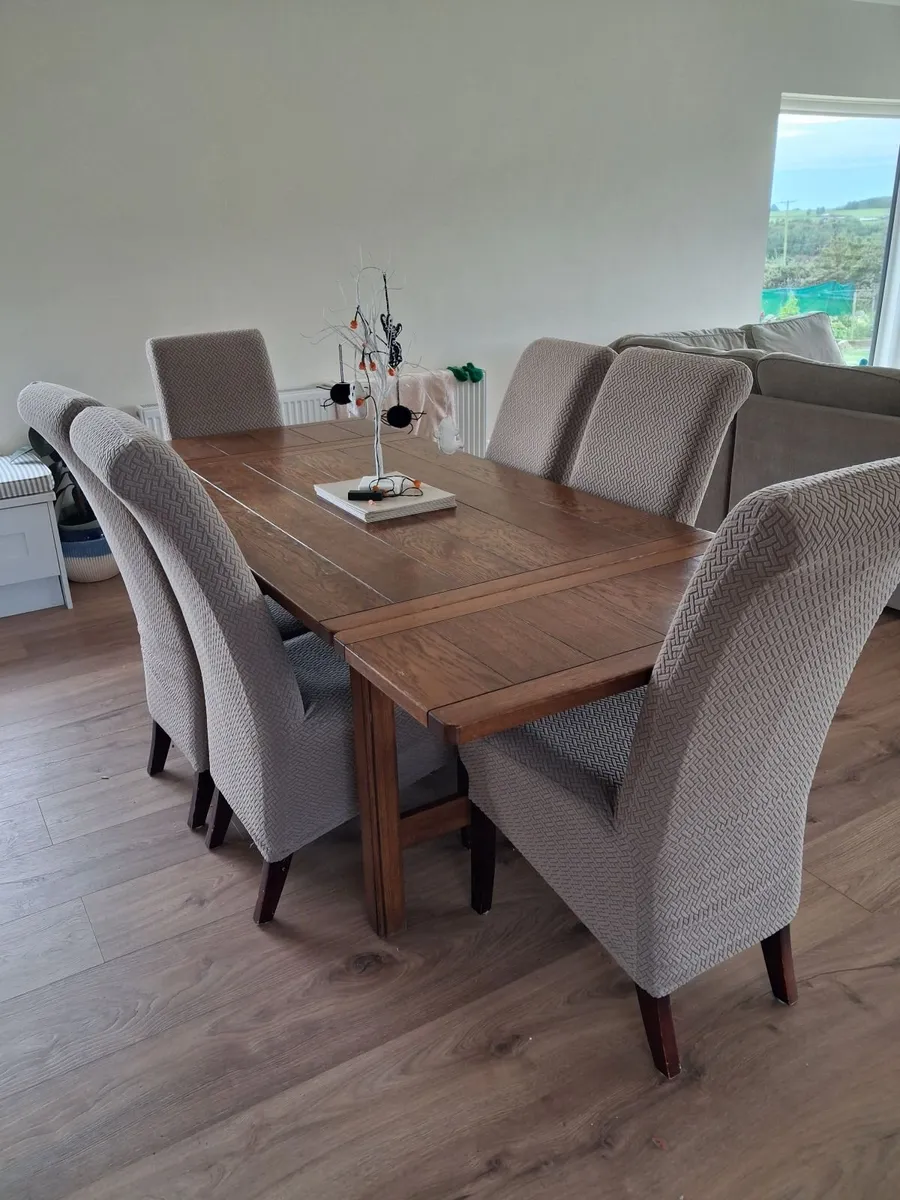 Kitchen table and chairs - Image 3
