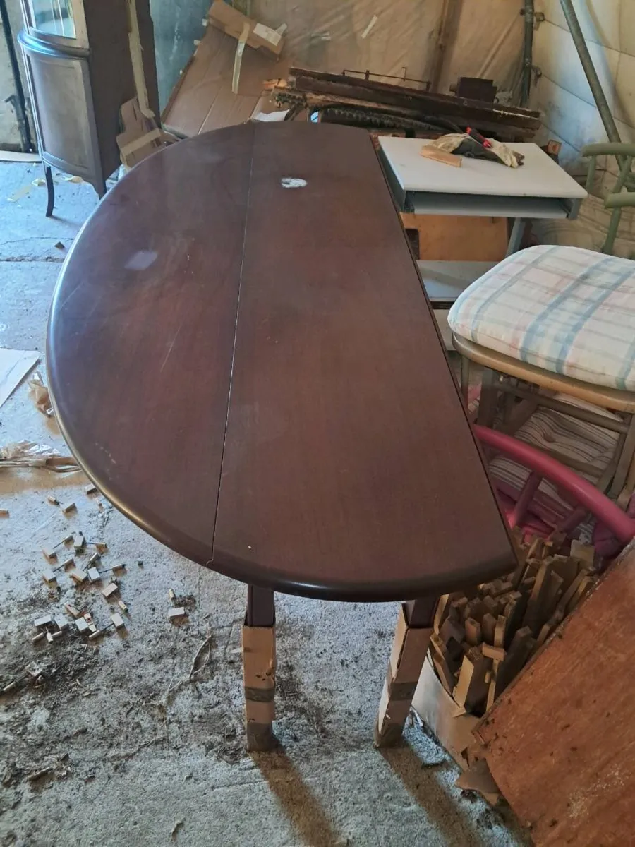 Dinning table and chairs - Image 4