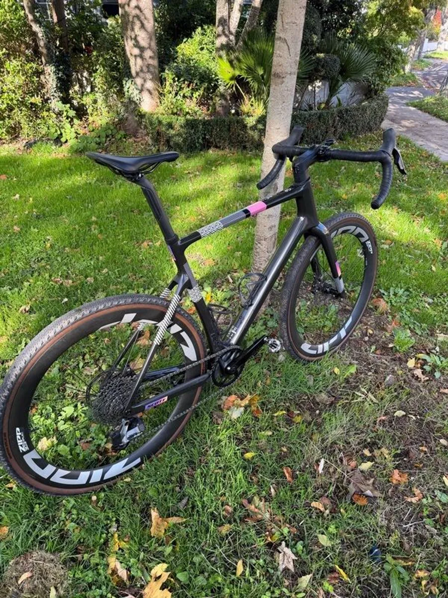 Scott Addict Gravel 30 - Image 2