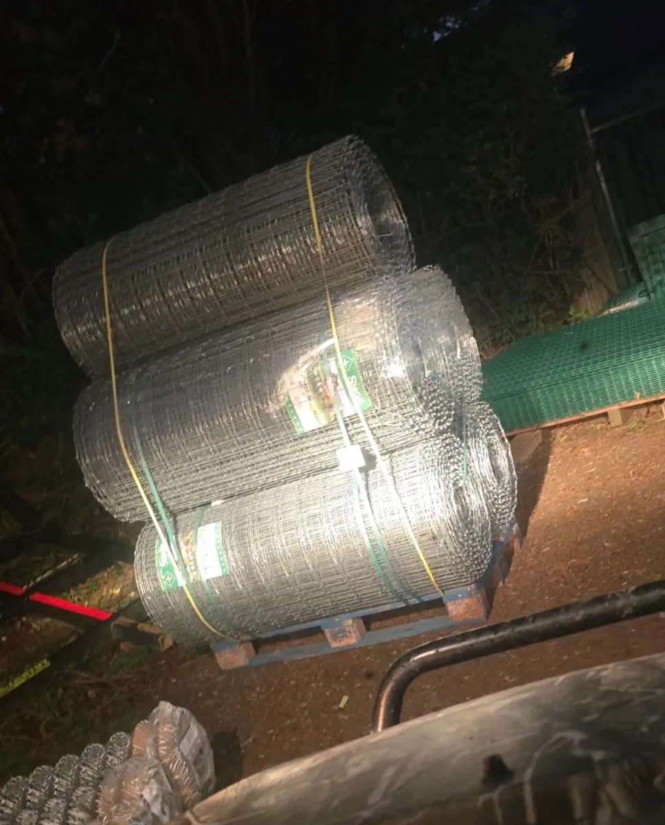 100 meter rolls of Horse wire - Image 1