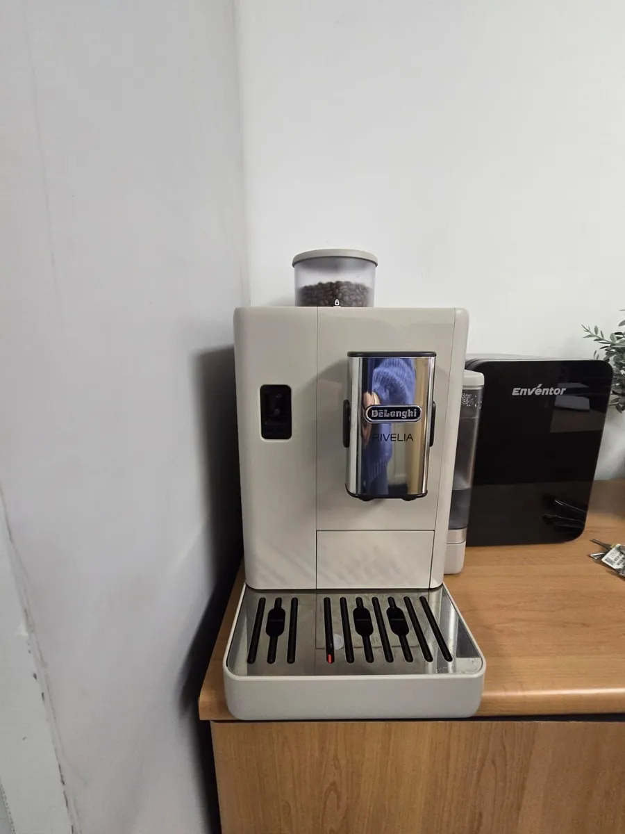 De'Longhi Rivelia Bean-to-Cup Coffee Machine - Image 3