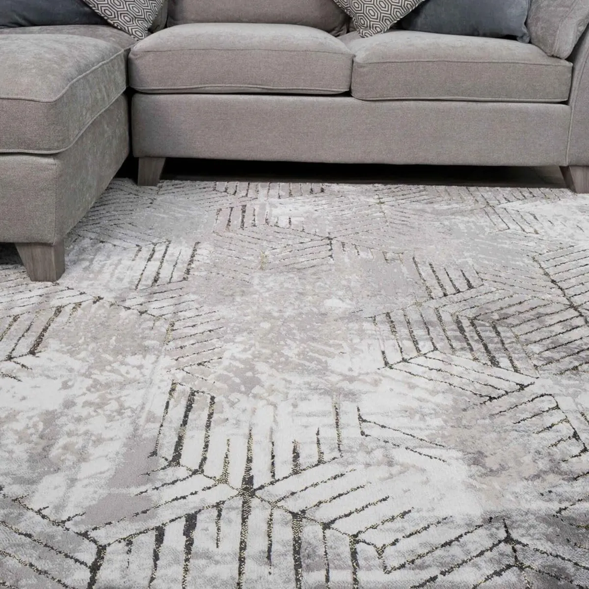 Luxurious Distressed Area Rug Plush Super Soft - Image 1