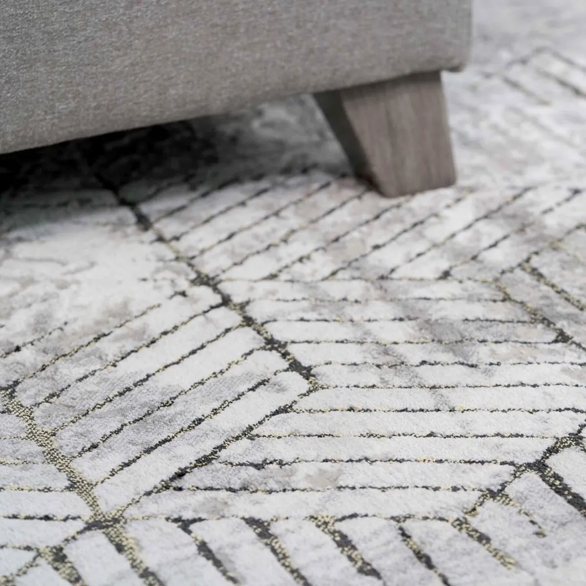 Luxurious Distressed Area Rug Plush Super Soft - Image 4