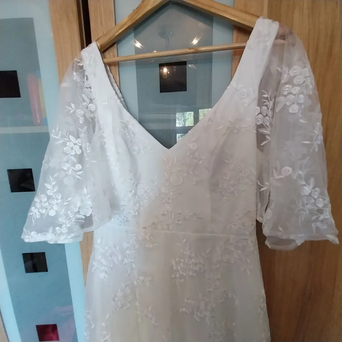 Wedding dresses - Image 3