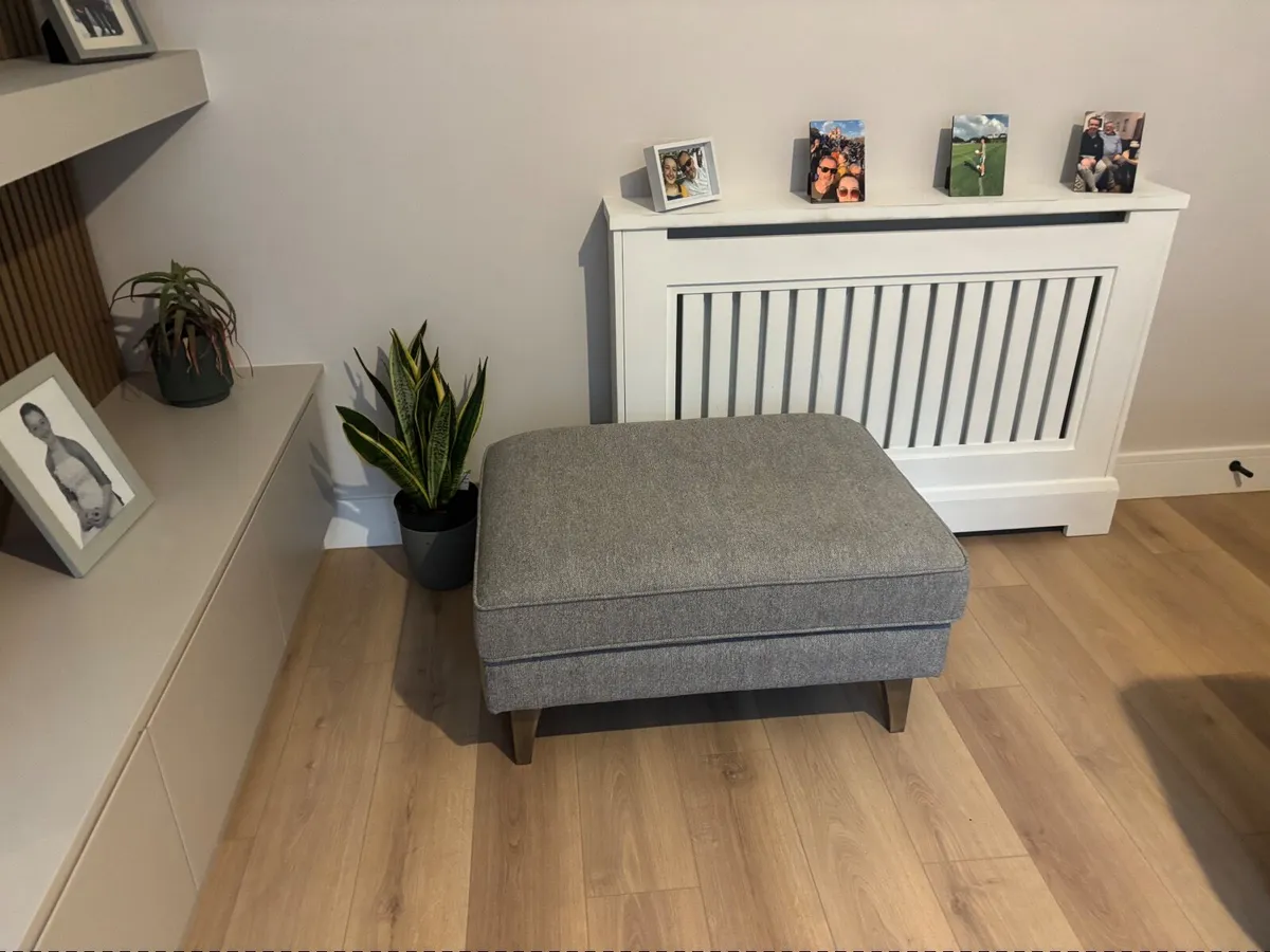 Suite of furniture - Image 3