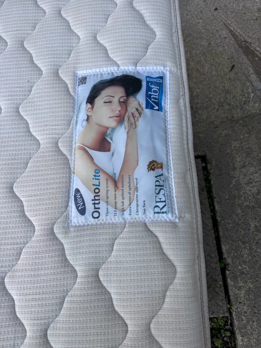 Single bed - Image 2