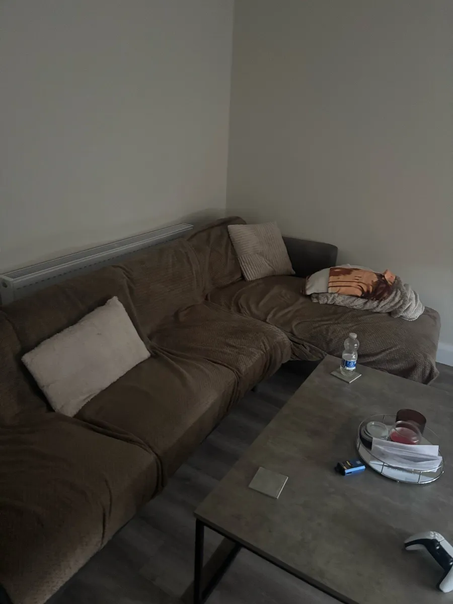 L couch - Image 2
