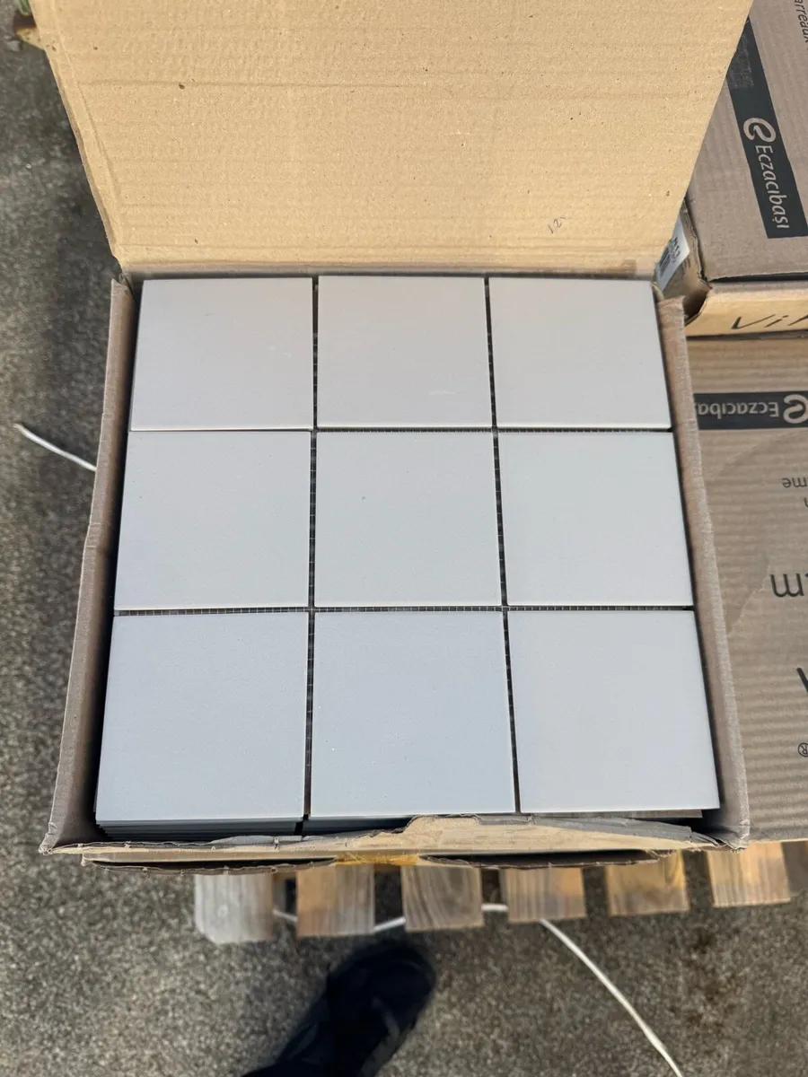 Joblot Tile - Ivory Anti slip Mosiac - Image 1