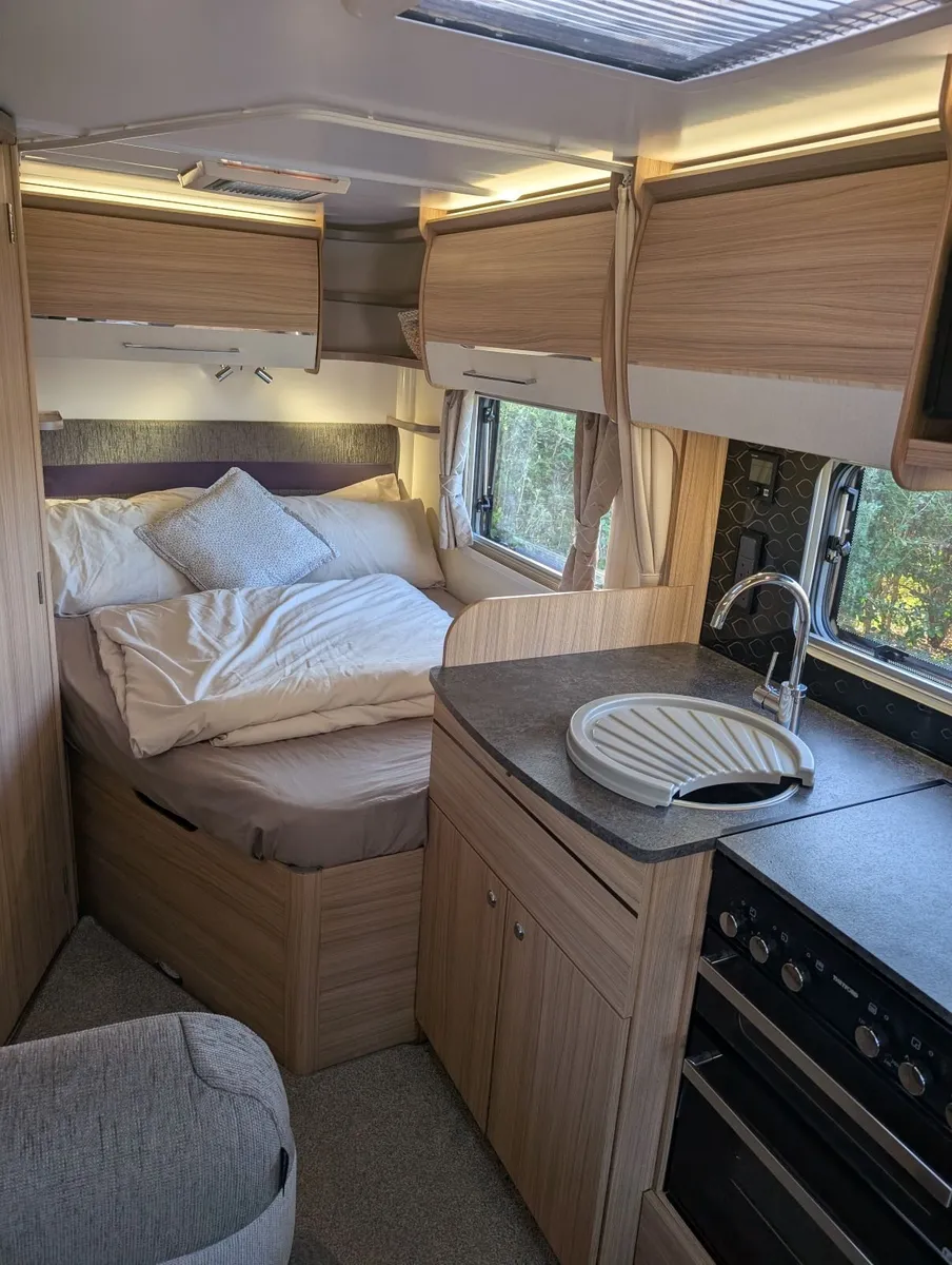 Caravan - Image 4