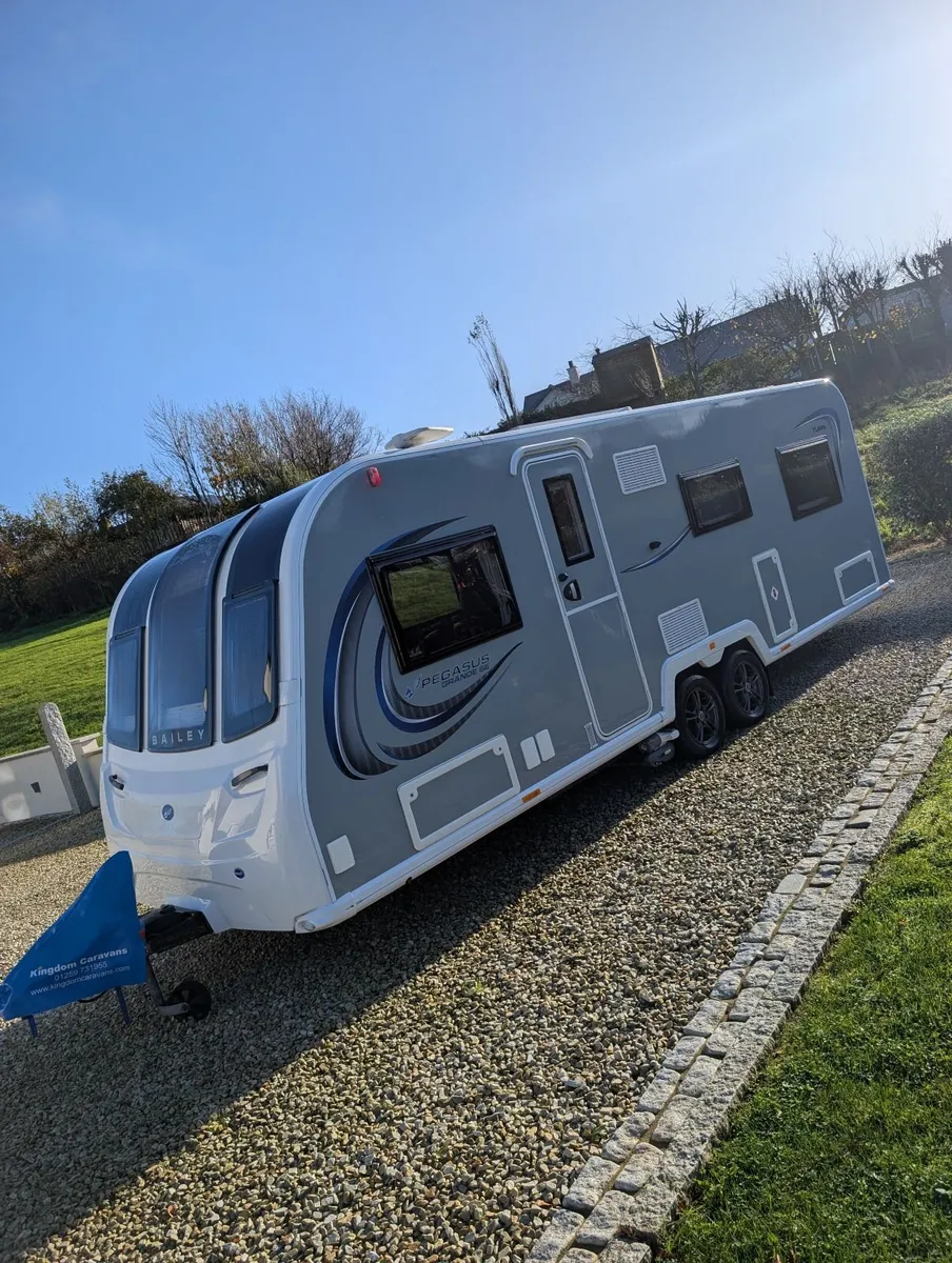 Caravan - Image 1
