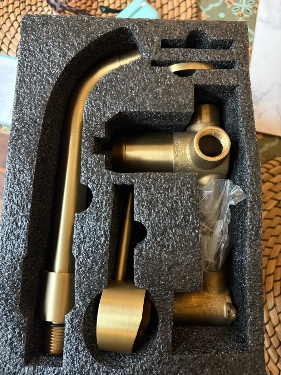 Basin mixer tap - Image 1