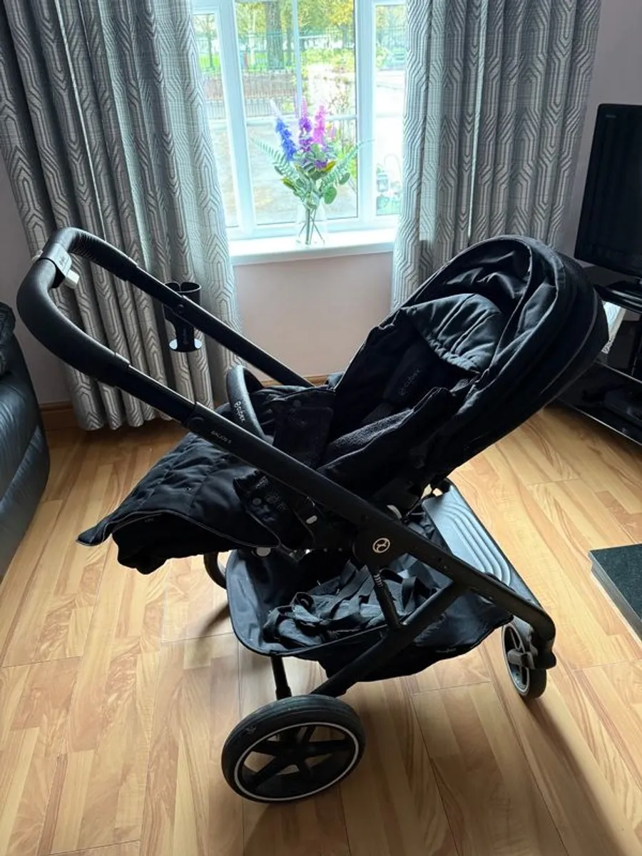 Baby pram & buggy - Image 4