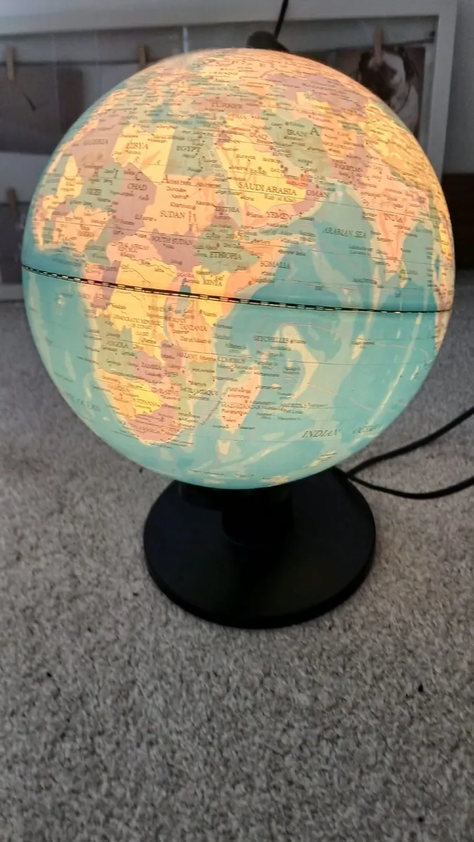 Light up globe