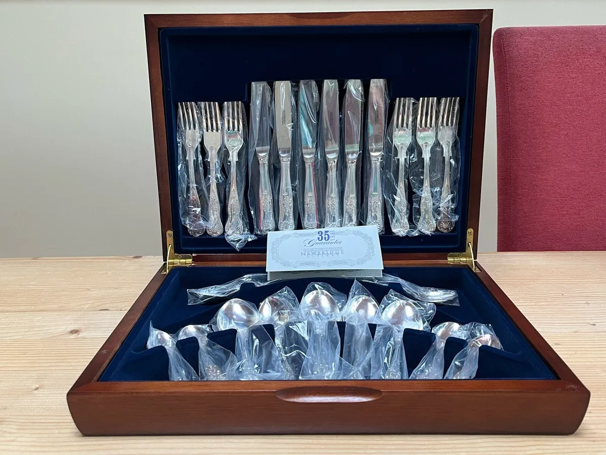 Newbridge Cutlery Set 24 piece 6 place setting - Image 1