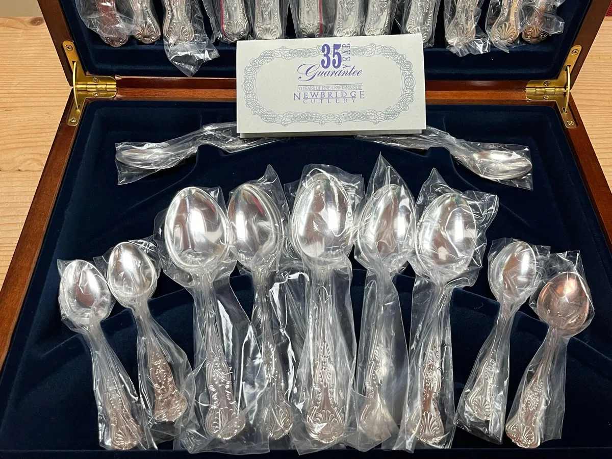 Newbridge Cutlery Set 24 piece 6 place setting - Image 3
